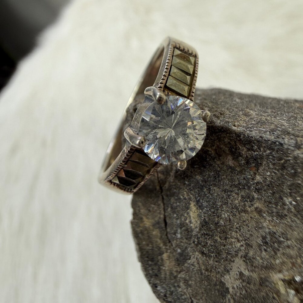 Shube Sterling Silver Glass & Marcasite Statement Cocktail Ring Size 7.5